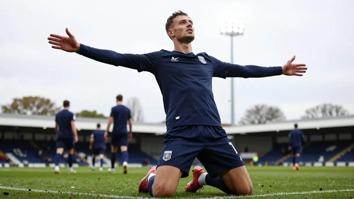 West Bromwich Albion climbed to the top of the Championship table with a determined 1-0 win over Derby County, showcasing...
