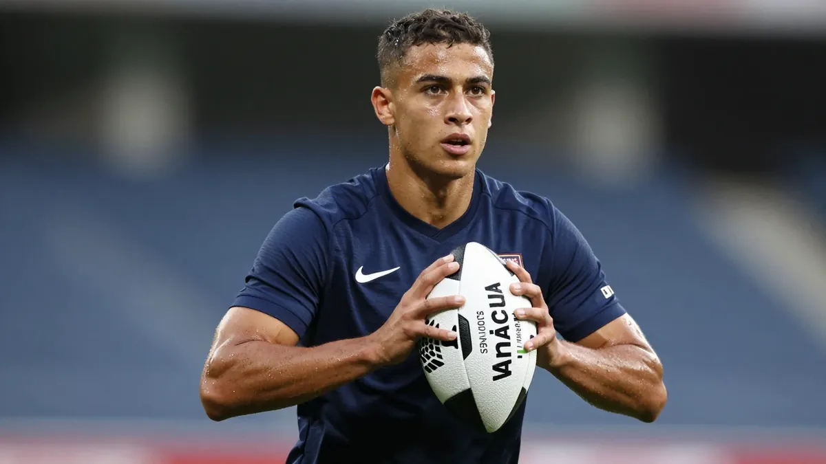 West Bromwich Albion have signed Manchester United midfielder Toby Collyer for an initial £3 million, with add-ons and a...